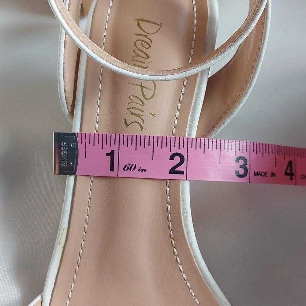 Dream Pairs Gils White Block Heels Size 5‎